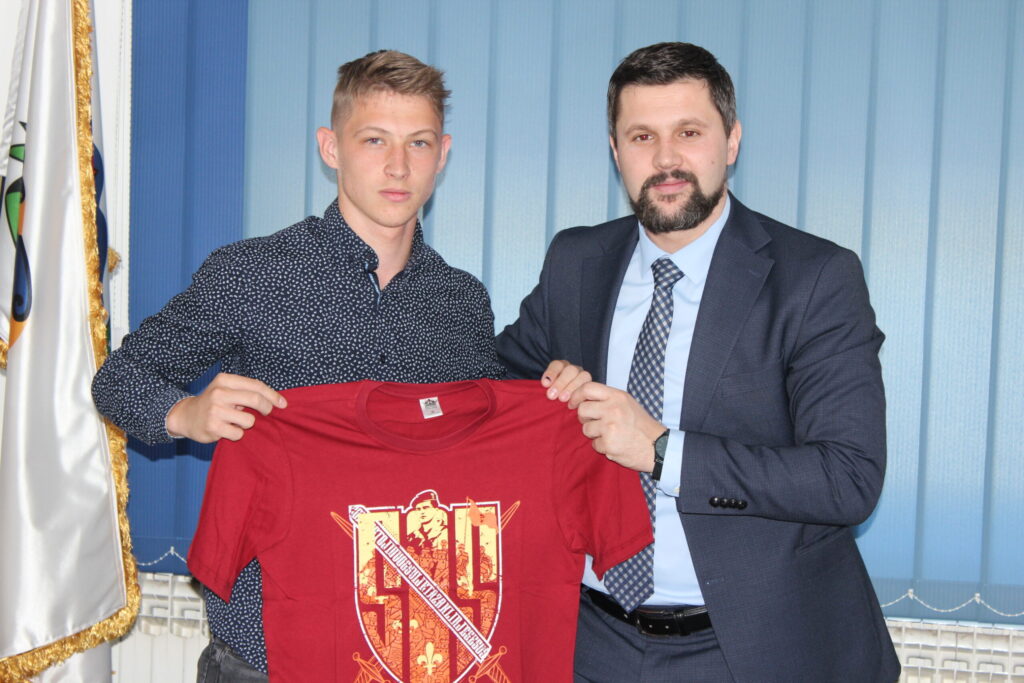 NAČELNIK NANIĆ PRIMIO NOGOMETNOG REPREZENTATIVCA BiH ENEDINA MULALIĆA