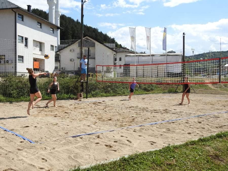 ODIGRAN MUŠKI I ŽENSKI ODBOJKAŠKI TURNIR NA PIJESKU