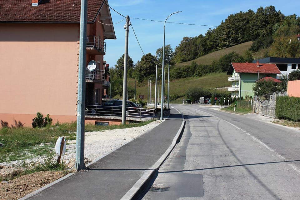 ZAVRŠEN TROTOAR OD VAROŠKE RIJEKE DO MSŠ BUŽIM