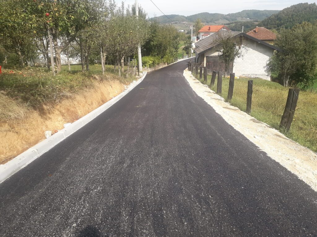 ASFALTIRAN PUT U ULICI ZMAJA OD BOSNE U MZ BUŽIM