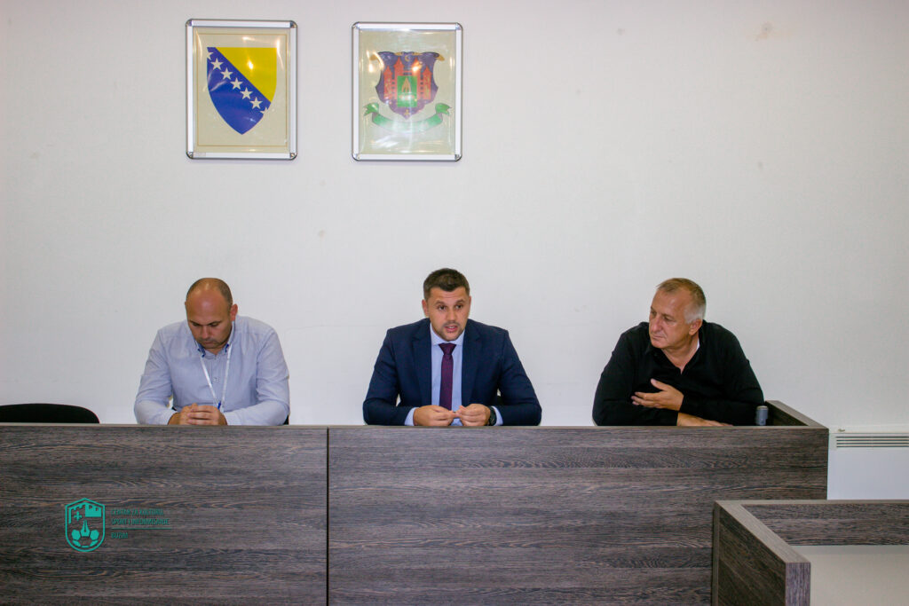 POTPISANI UGOVORI ZA IZGRADNJU OSAM PUTNIH PRAVACA