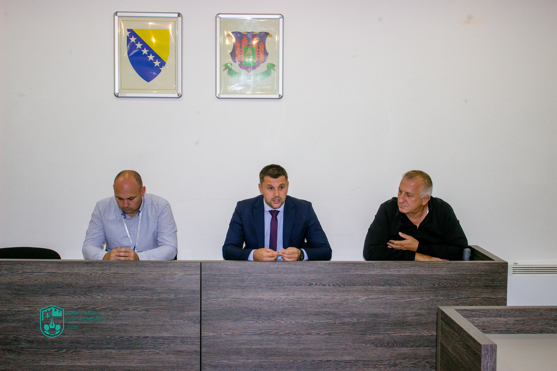 POTPISANI UGOVORI ZA IZGRADNJU OSAM PUTNIH PRAVACA