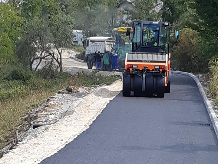 ASFALTIRAN PUT “TAHIĆI” U MZ LUBARDA