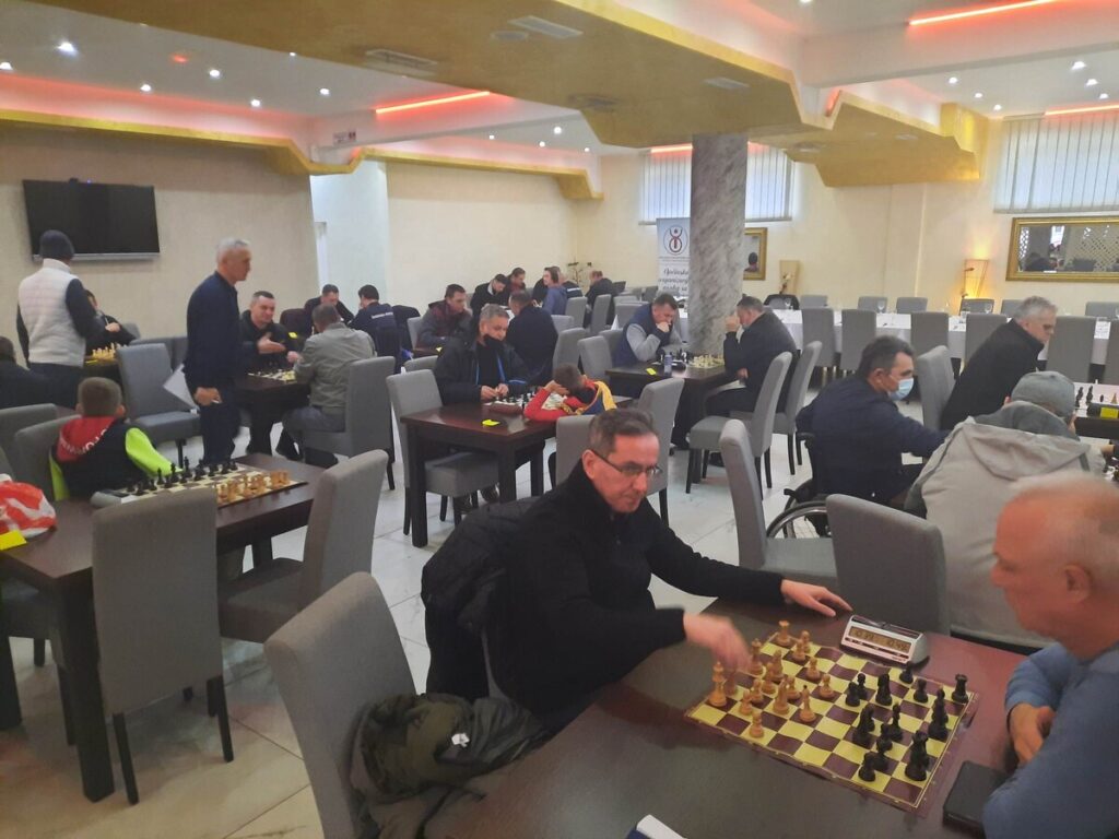 ORGANIZOVAN V MEMORIJALNI ŠAHOVSKI TURNIR «ALMIN ĐULIĆ»