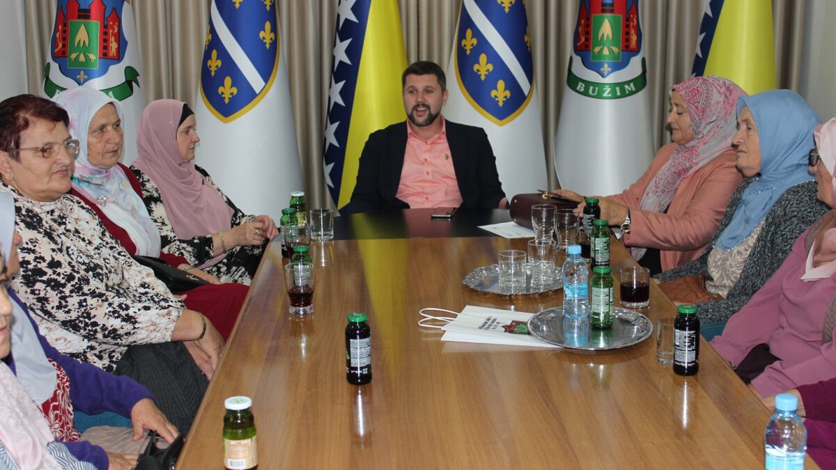 PRIJEM ZA ČLANICE UDRUŽENJA ŽENA “IZVOR” BUŽIM