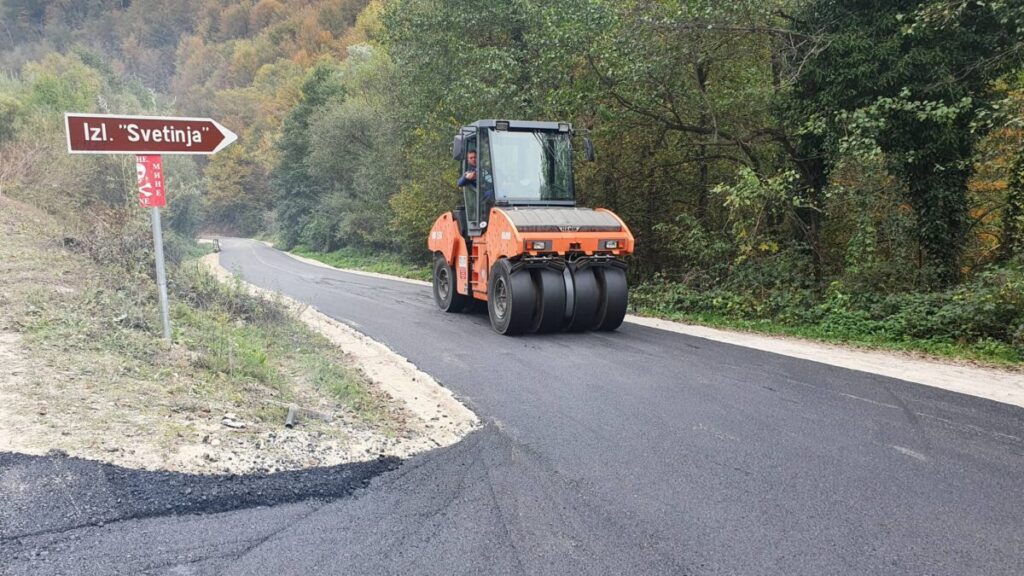ZAVRŠENO ASLATIRANJE LOKALNOG PUTA DO IZLETIŠTA SVETINJA