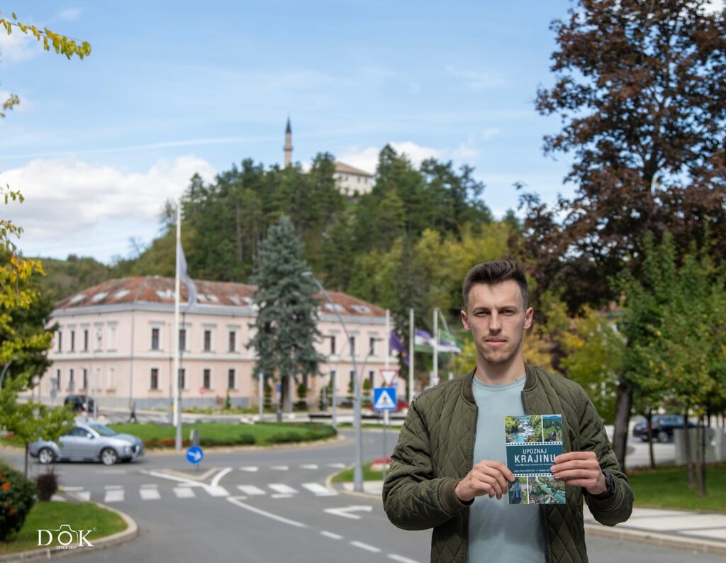 DŽEJLAN KIŠMETOVIĆ IZDAO PRVI TURISTČKI VODIČ USK “UPOZNAJ KRAJINU”