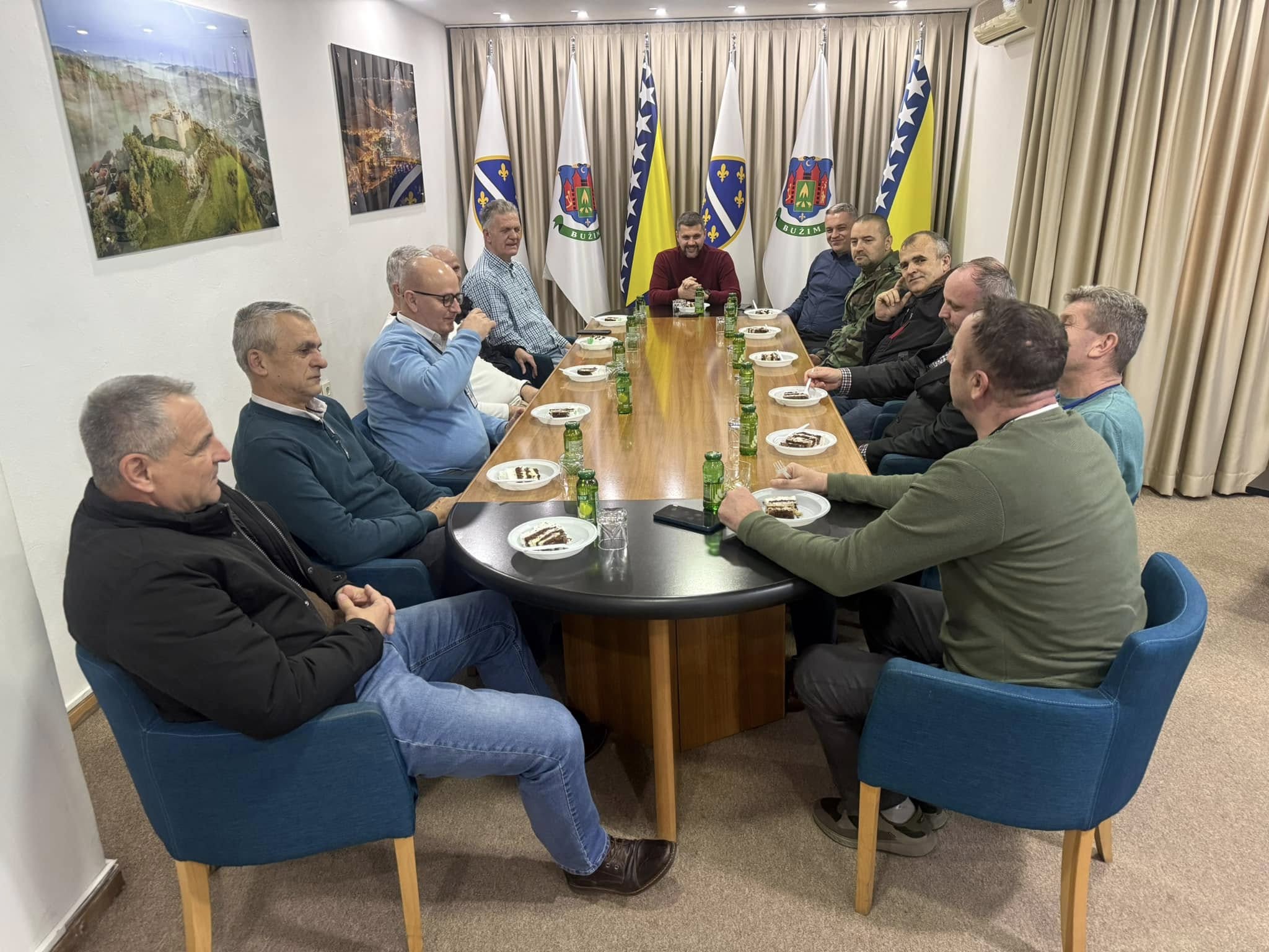 NAČELNIK MERSUDIN NANIĆ ORGANIZIRAO PRIJEM ZA UPOSLENIKE OPĆINSKOG ORGANA UPRAVE KOJI SU BILI PRIPADNICI 505. VITEŠKE BRIGADE