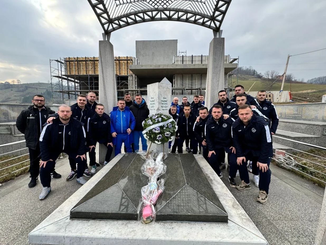 FUTSALERI ŽELJEZNIČARA POSJETILI TURBE IZETA NANIĆA