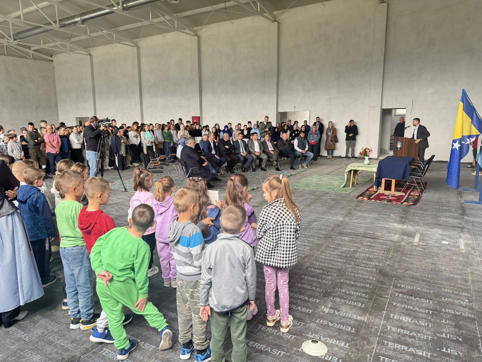 POTPISAN UGOVOR ZA ZAVRŠETAK IZGRADNJE FISKULTURNE SALE U ČAVI