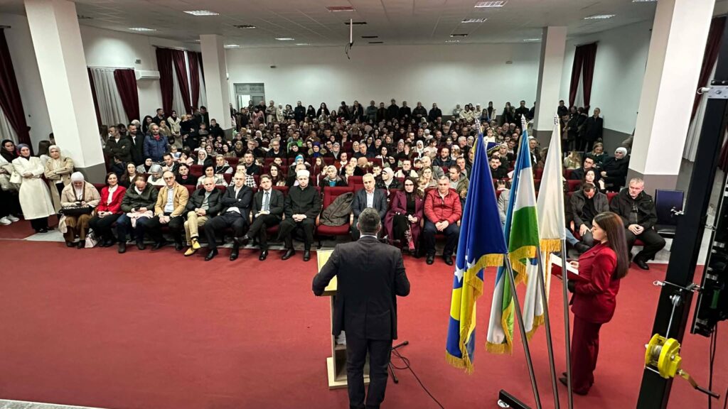 PRIGODNIM PROGRAMOM OBILJEŽEN DAN DRŽAVNOSTI U BUŽIMU PRIGODNIM PROGRAMOM OBILJEŽEN DAN DRŽAVNOSTI U BUŽIMU