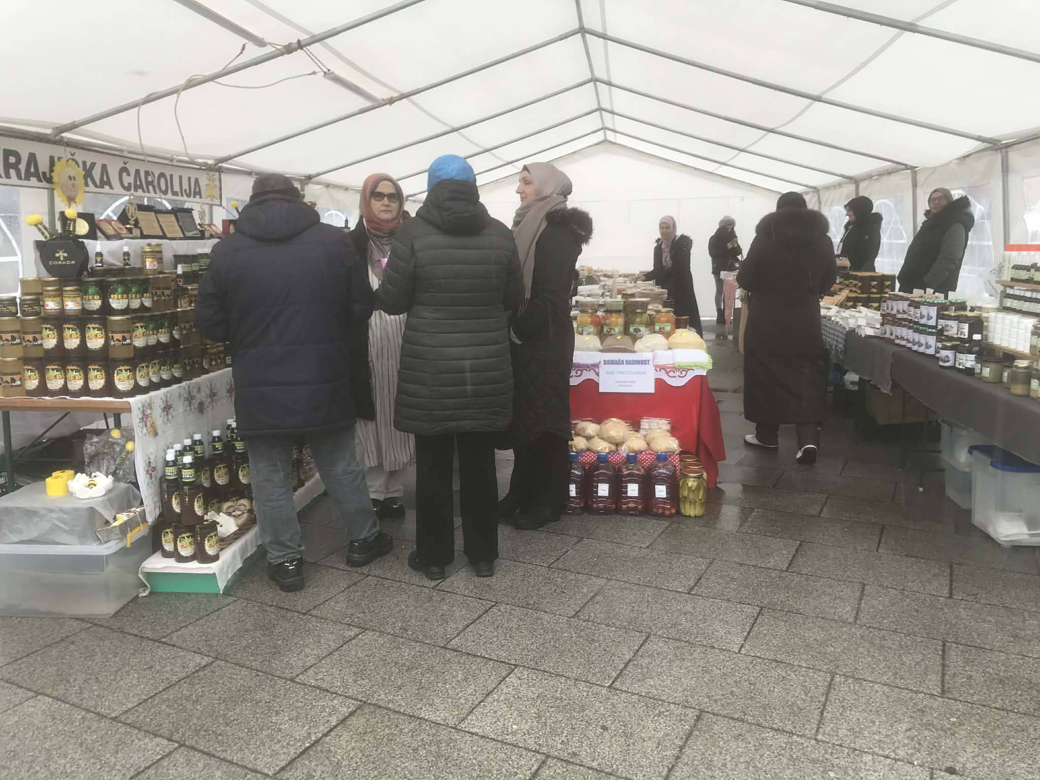 OTVOREN ZIMSKI SAJAM NA PLESCI