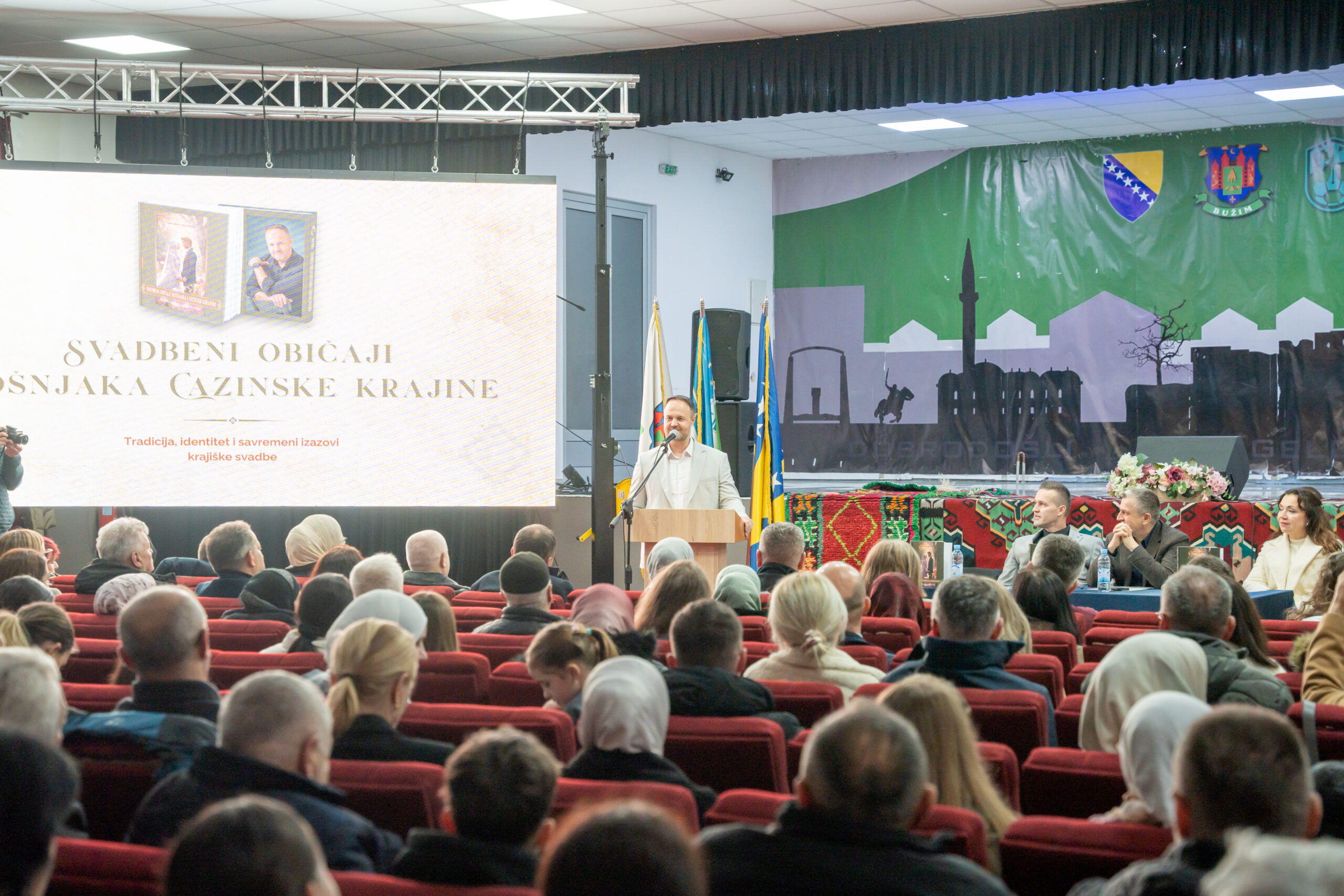 ODRŽANA PROMOCIJA KNJIGE SVADBENI OBIČAJI BOŠNJAKA CAZINSKE KRAJINE