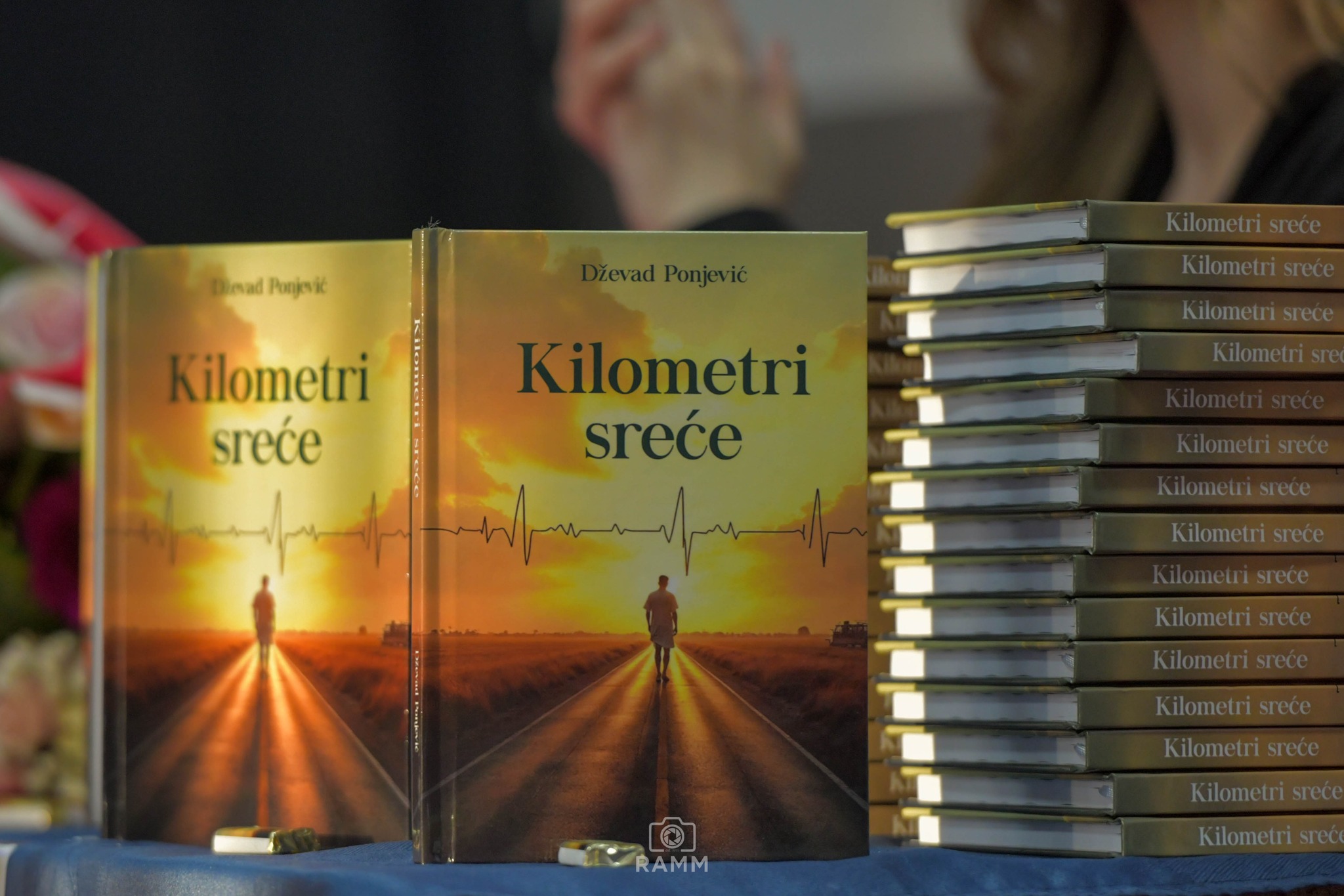 ODRŽANA PROMOCIJA KNJIGE «KILOMETRI SREĆE» AUTORA DŽEVADA PONJEVIĆA