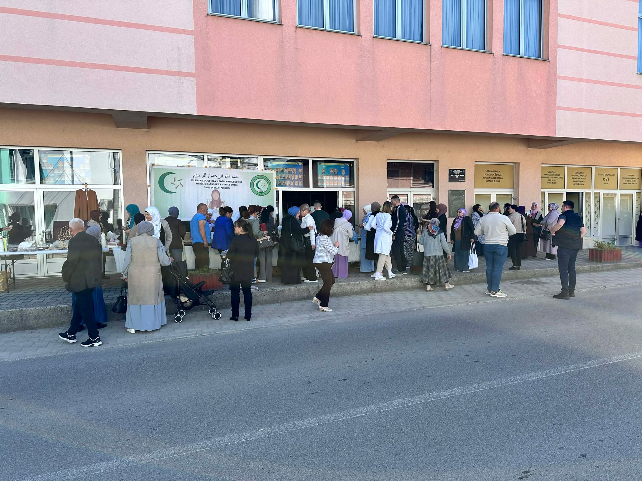 Bužimljani humanitarnom kolačijadom svojoj sugrađanki sakupili 56.863,82 KM za liječenje