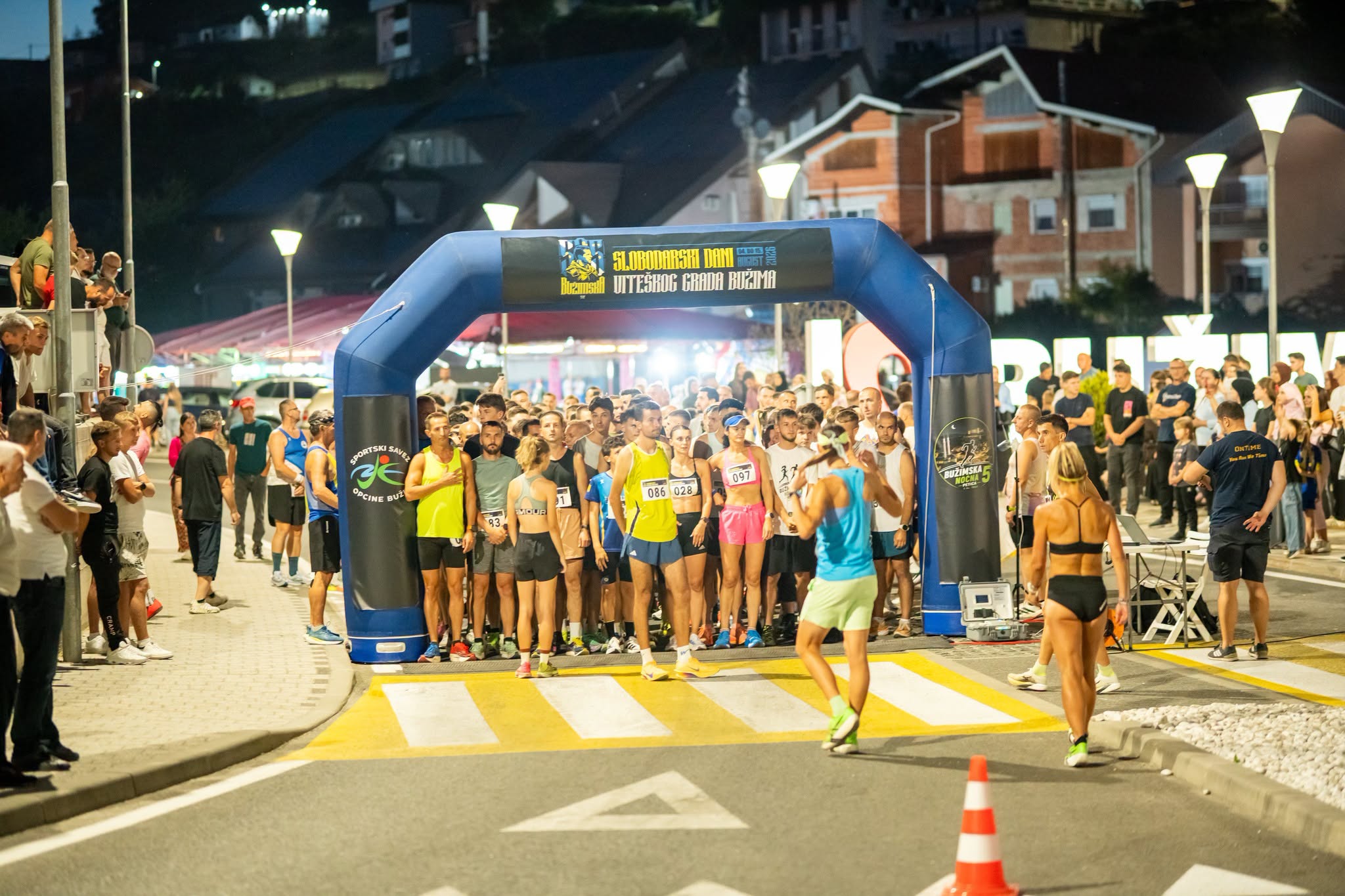 ODRŽANA PRVA NOĆNA PETICA U BUŽIMU